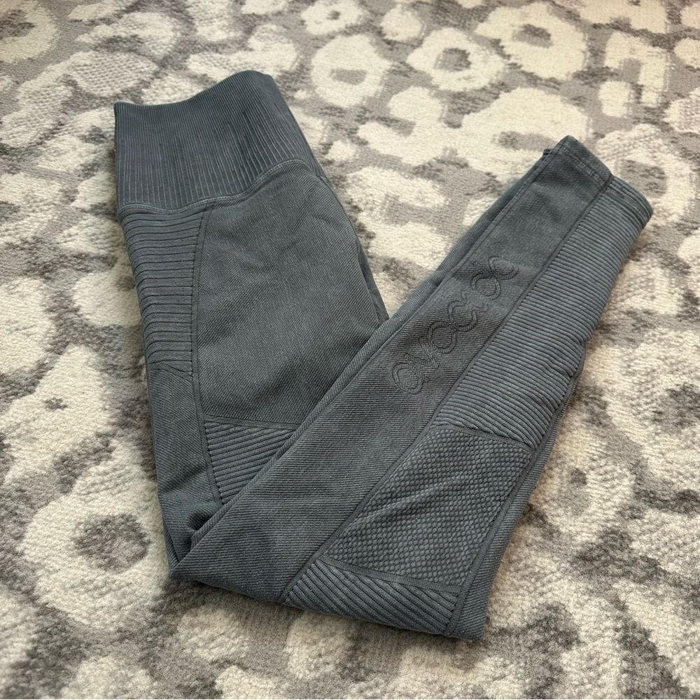 Avocado Leggings Women’s Medium Green Gray Active Activewear Ribbed Details